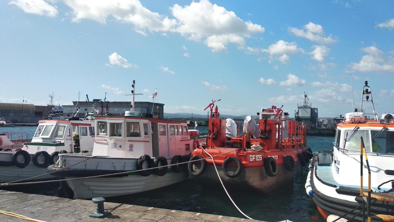 B&B Vecchia Darsena Augusta Kültér fotó